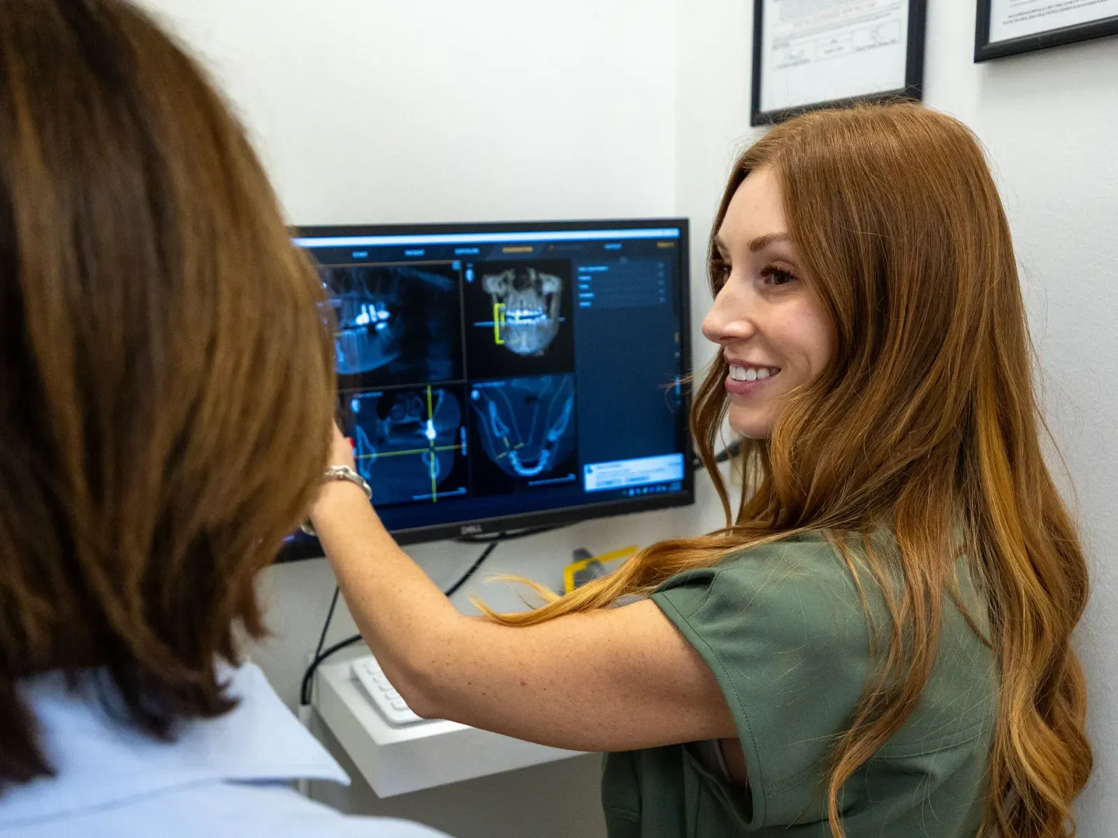 Clinical detail during a Refined Smiles treatment